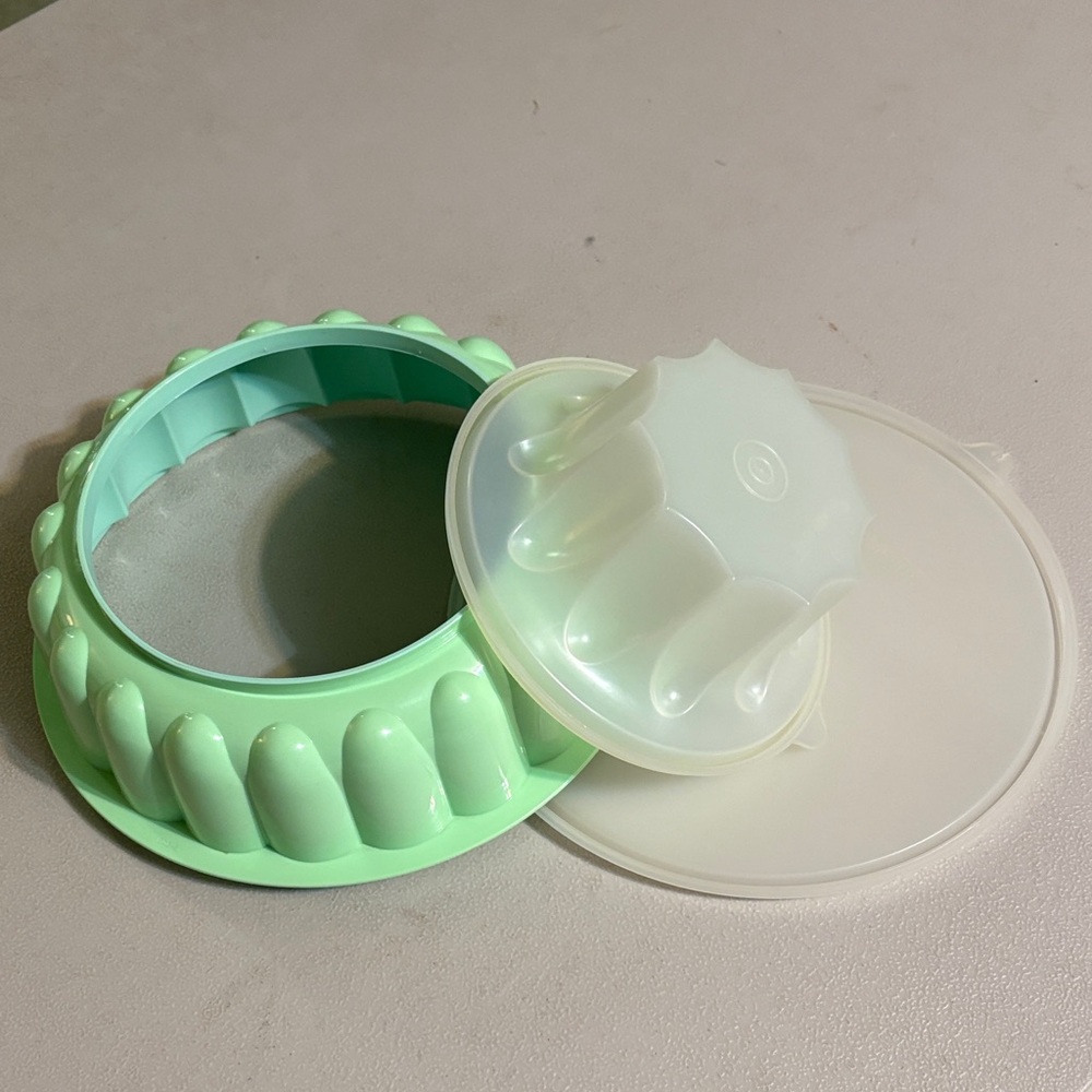 Vintage Tupperware Jello Mold - Picture 4 of 6
